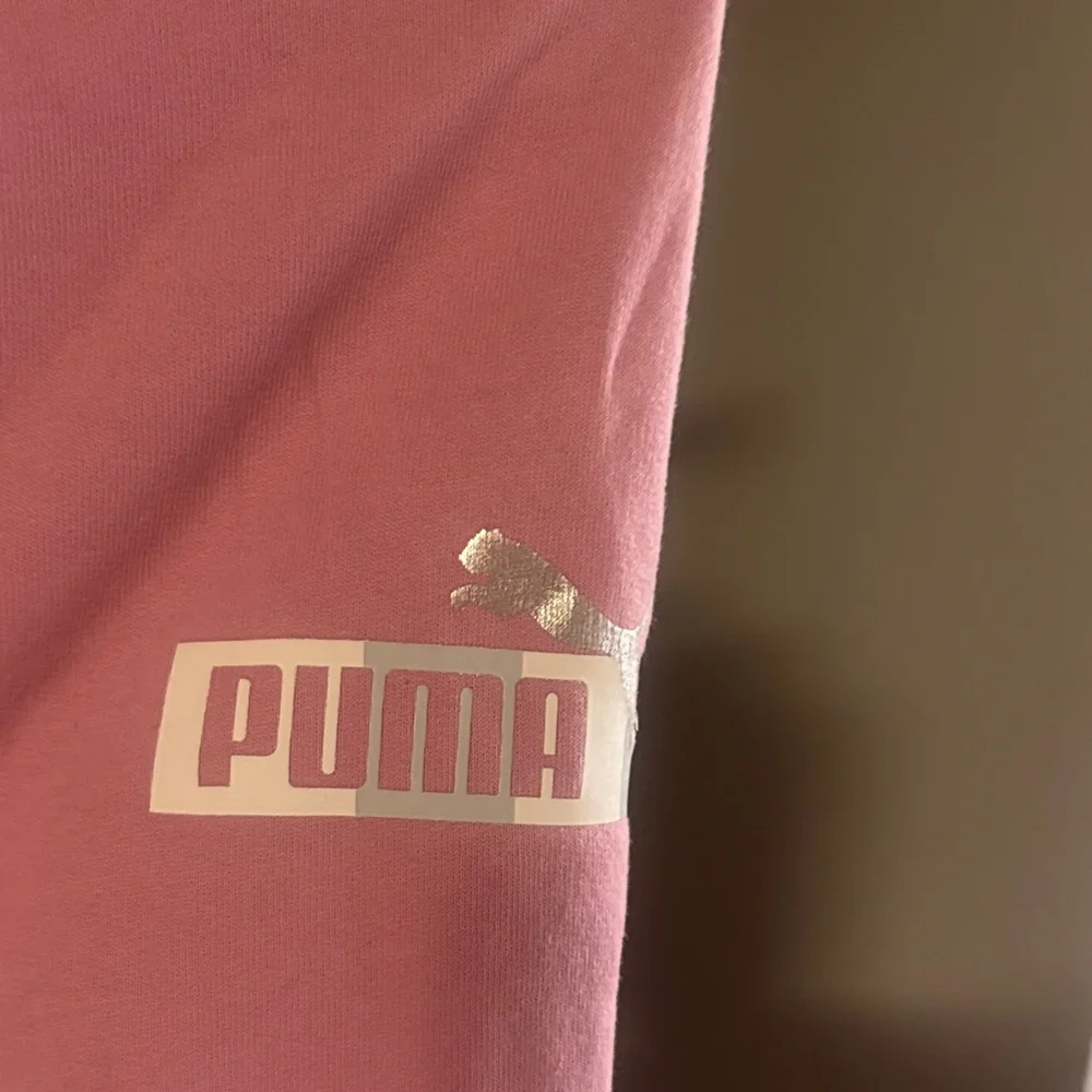 Puma Pink Hooded Pullover with Silver Logo & matching jogger set - Picture 4 of 10